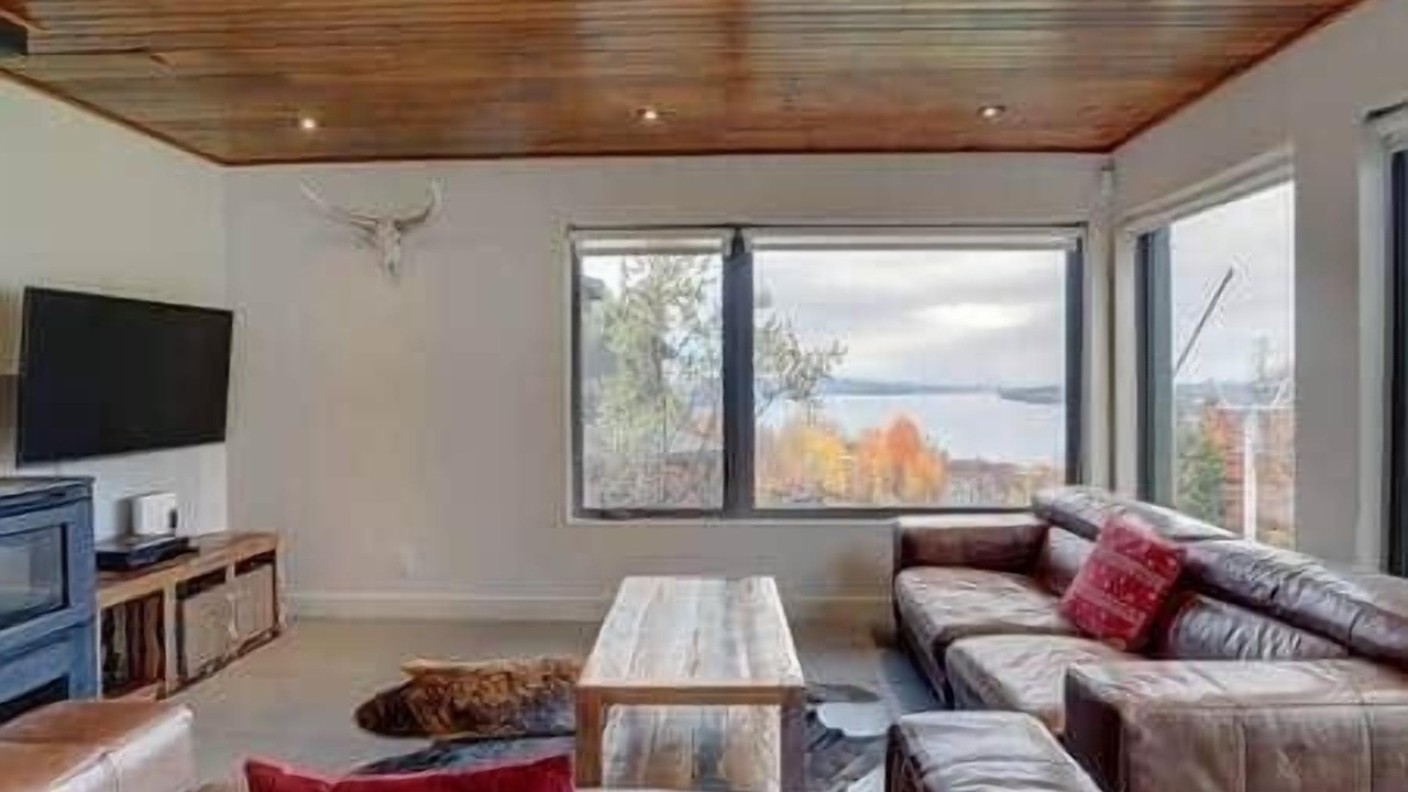 Photo of Bedroom in Owl's Head Ski Resort
