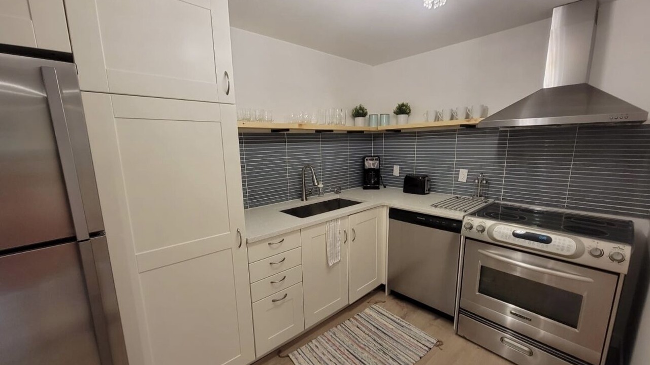Photo of Kitchen in District of North Vancouver