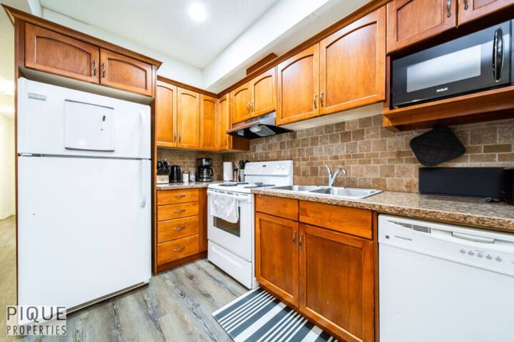 Photo of Kitchen in Jasper Place