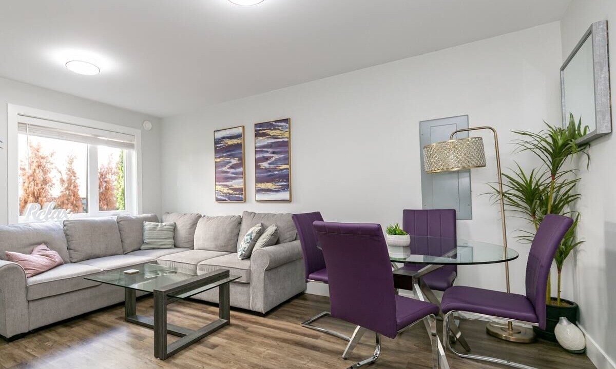 Photo of Livingroom in Saanich West