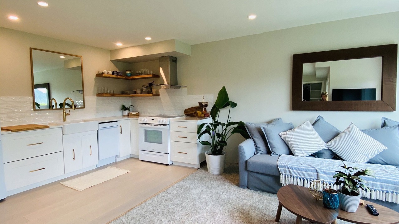 Photo of Livingroom in Dollarton