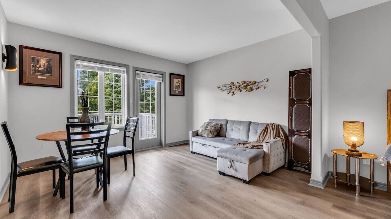 Photo of Livingroom in Oro-Medonte