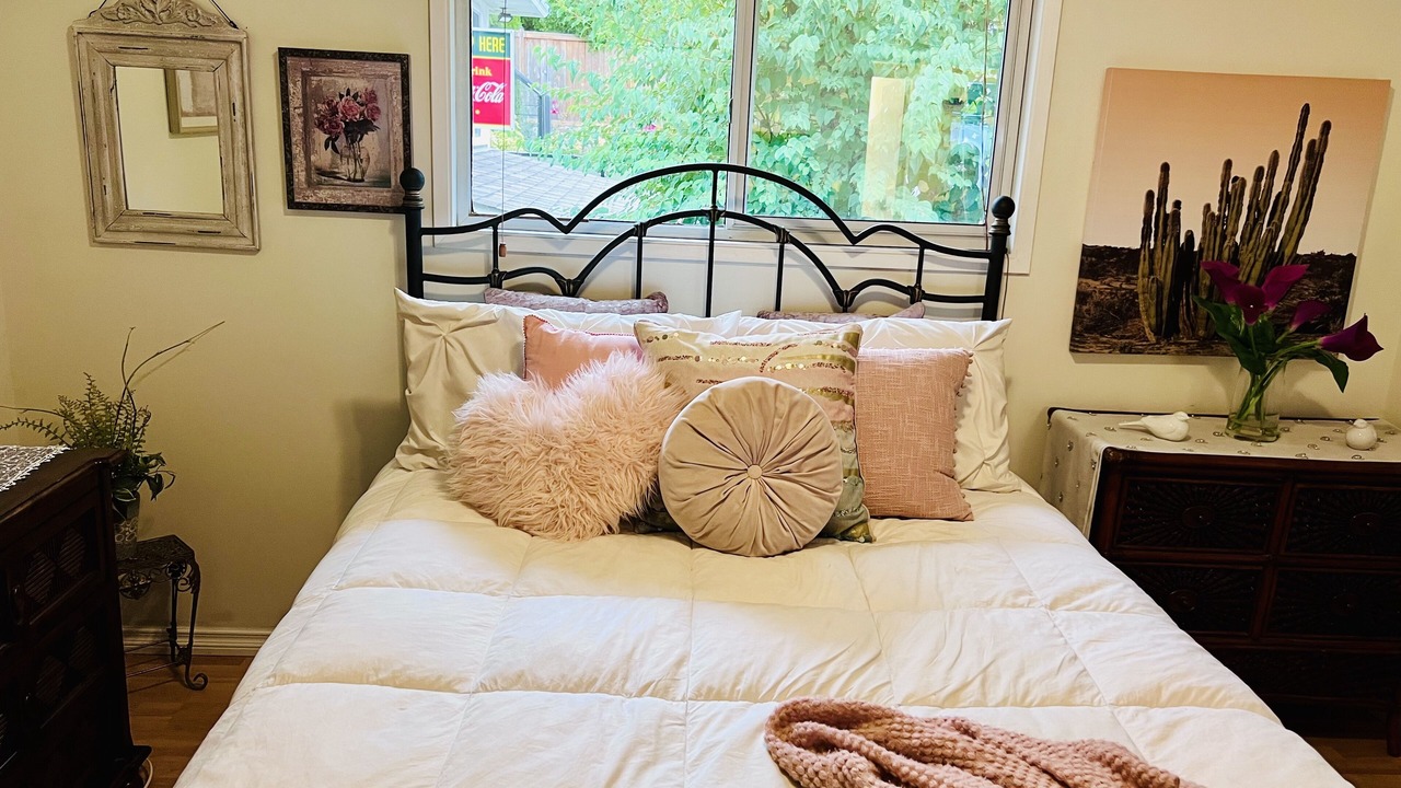 Photo of Bedroom in Saanich West