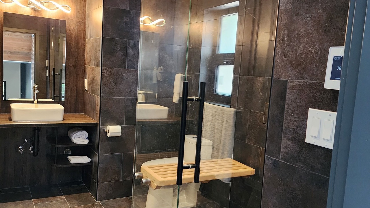 Photo of Bathroom in Stephenson Point