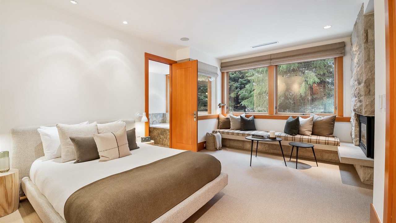 Photo of Livingroom in Upper Village
