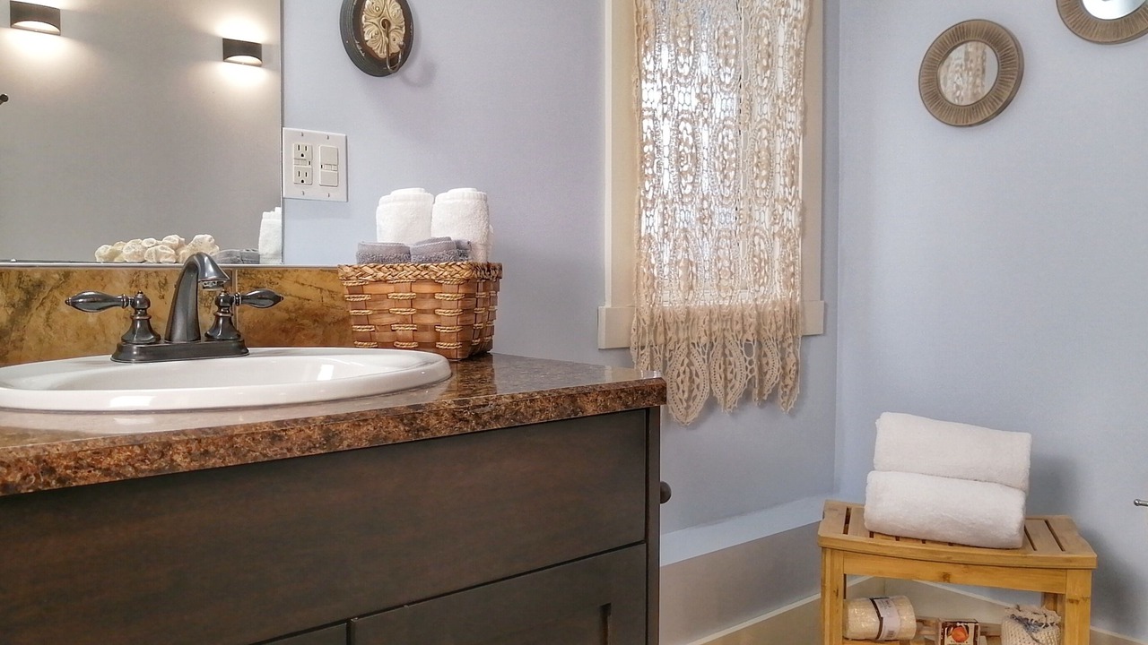 Photo of Bathroom in Radium Hot Springs