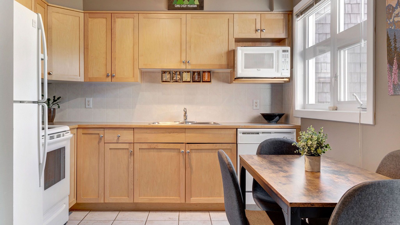 Photo of Kitchen in Cougar Creek