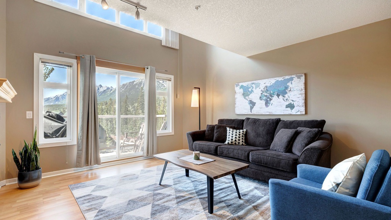 Photo of Livingroom in Cougar Creek