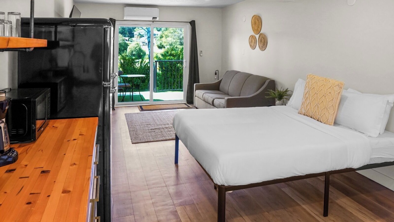 Photo of Bedroom in Lake Cowichan