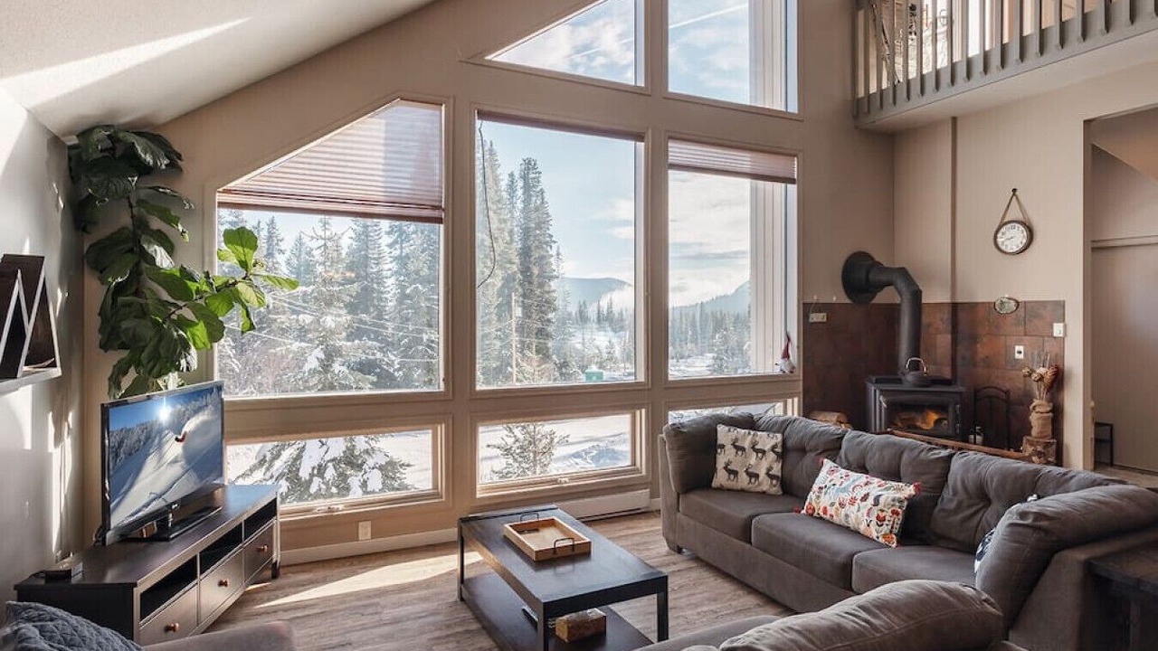 Photo of Livingroom in Apex Mountain