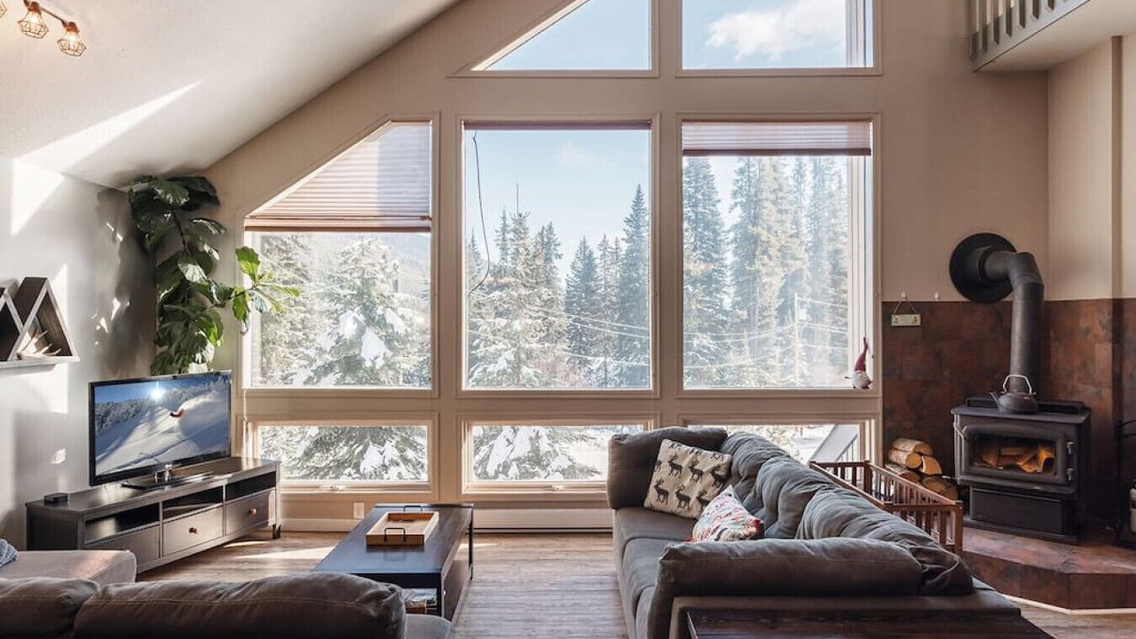 Photo of Livingroom in Apex Mountain