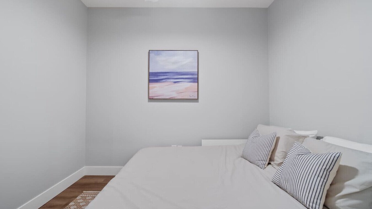 Photo of Bedroom in Harrison Hot Springs