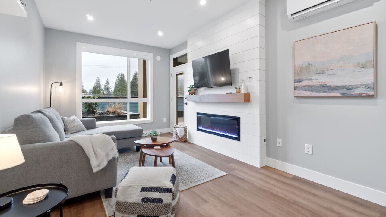 Photo of Livingroom in Harrison Hot Springs