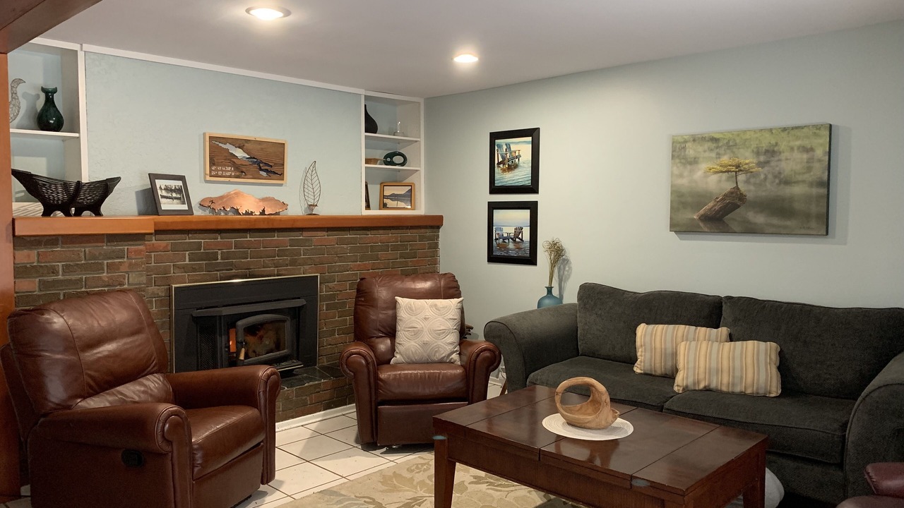 Photo of Livingroom in Youbou