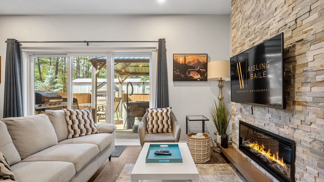 Photo of Livingroom in Radium Hot Springs