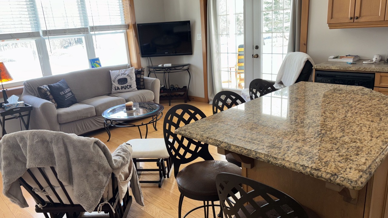 Photo of Livingroom in Cedarville