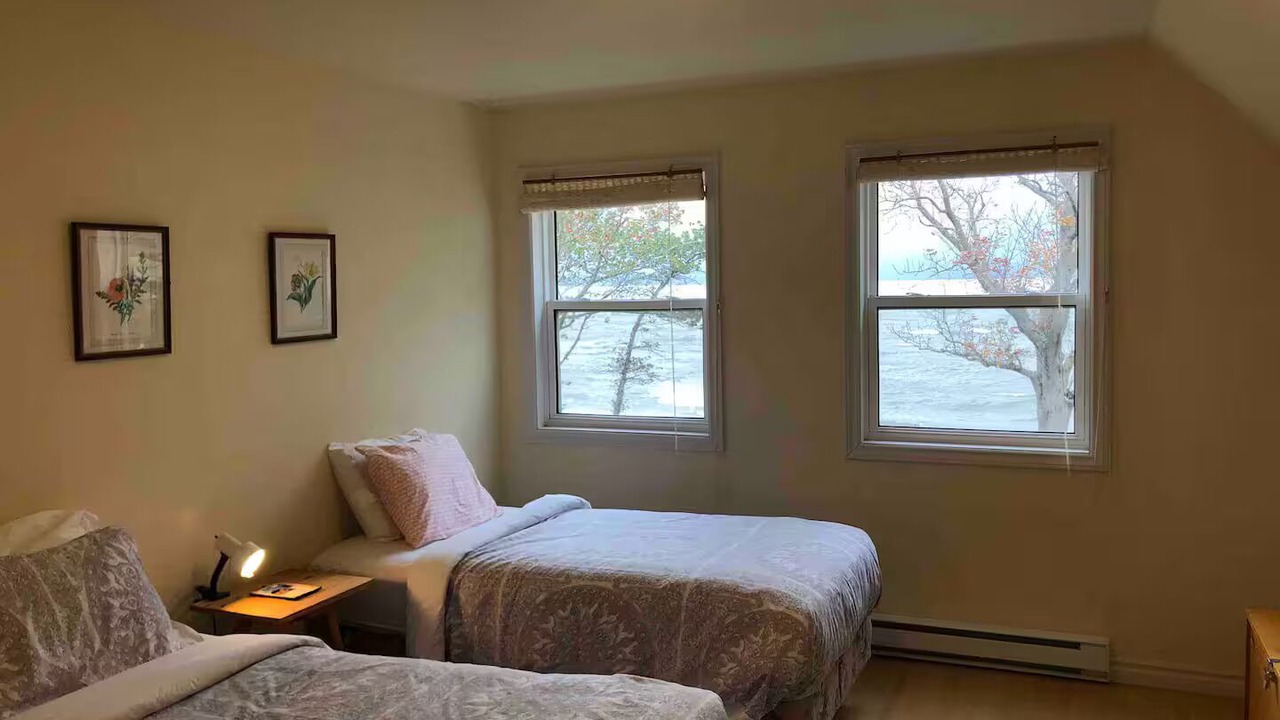 Photo of Bedroom in East Lake Ainslie