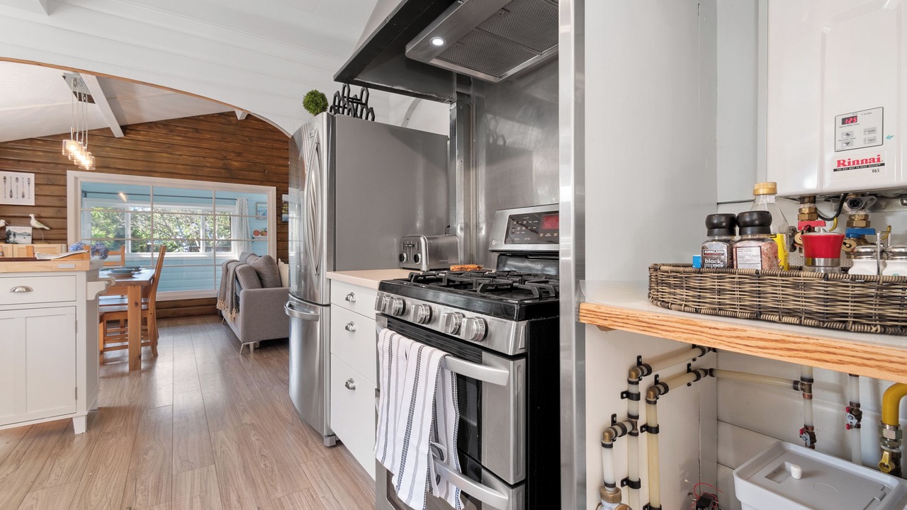 Photo of Kitchen in Harrison Hot Springs