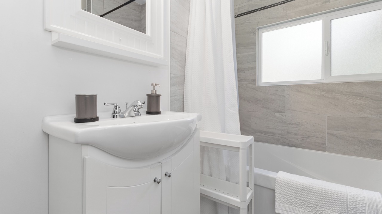 Photo of Bathroom in Harrison Hot Springs