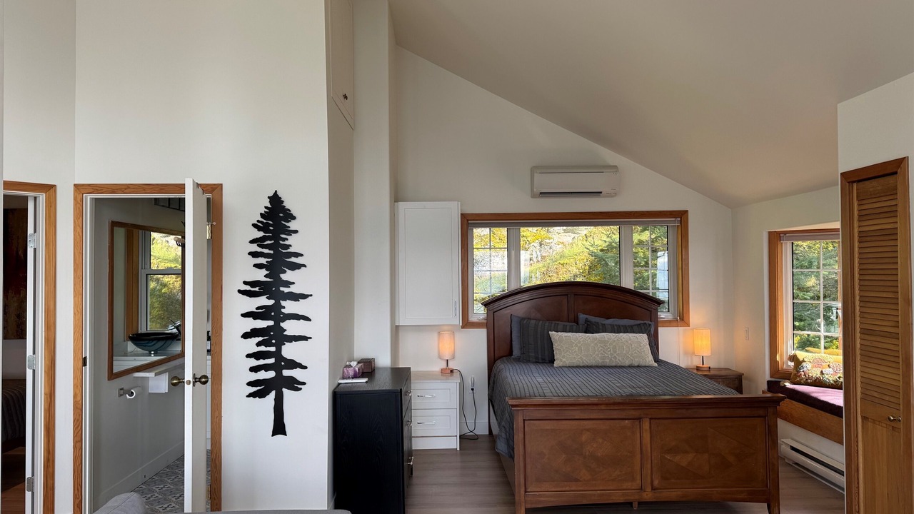 Photo of Bedroom in Pender Island