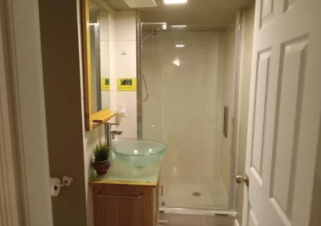 Photo of Bathroom in Hollyburn