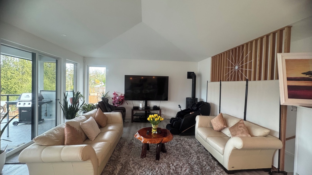 Photo of Livingroom in West Porpoise Bay