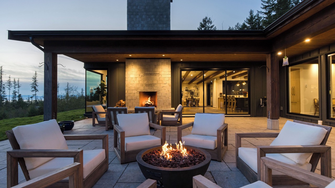 Photo of Patio Balcony in Roberts Creek
