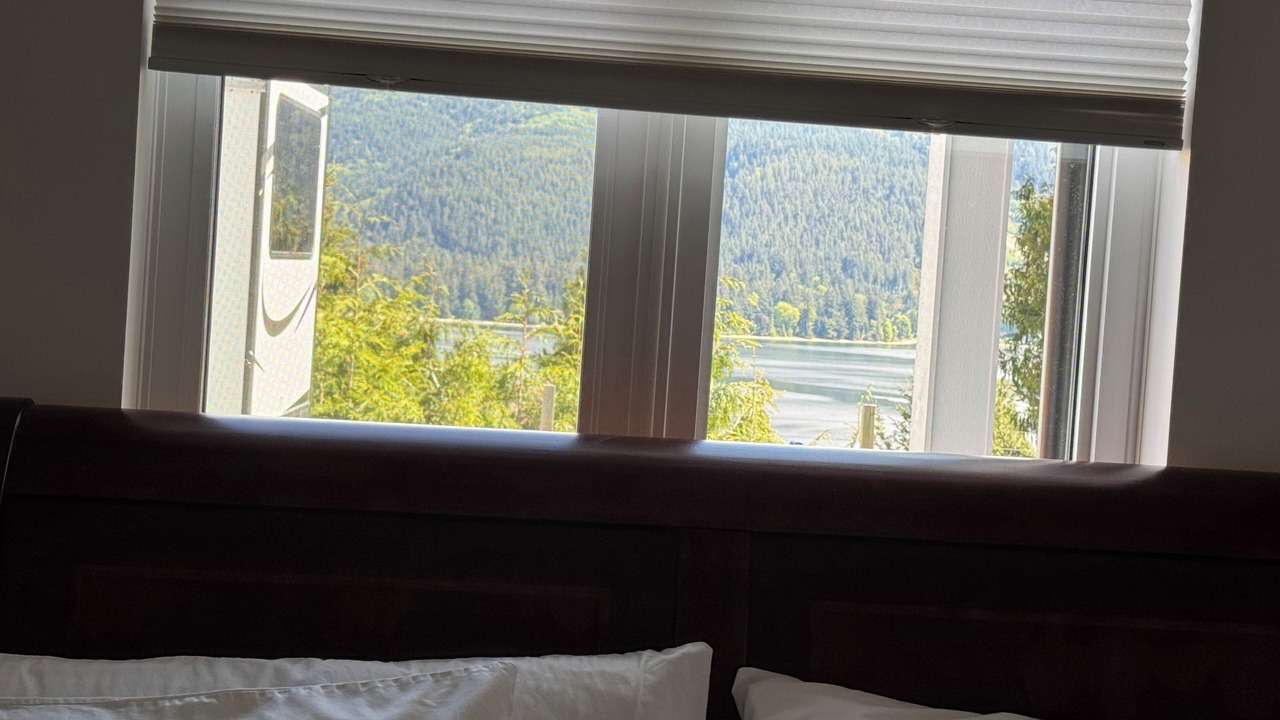 Photo of Bedroom in Sechelt