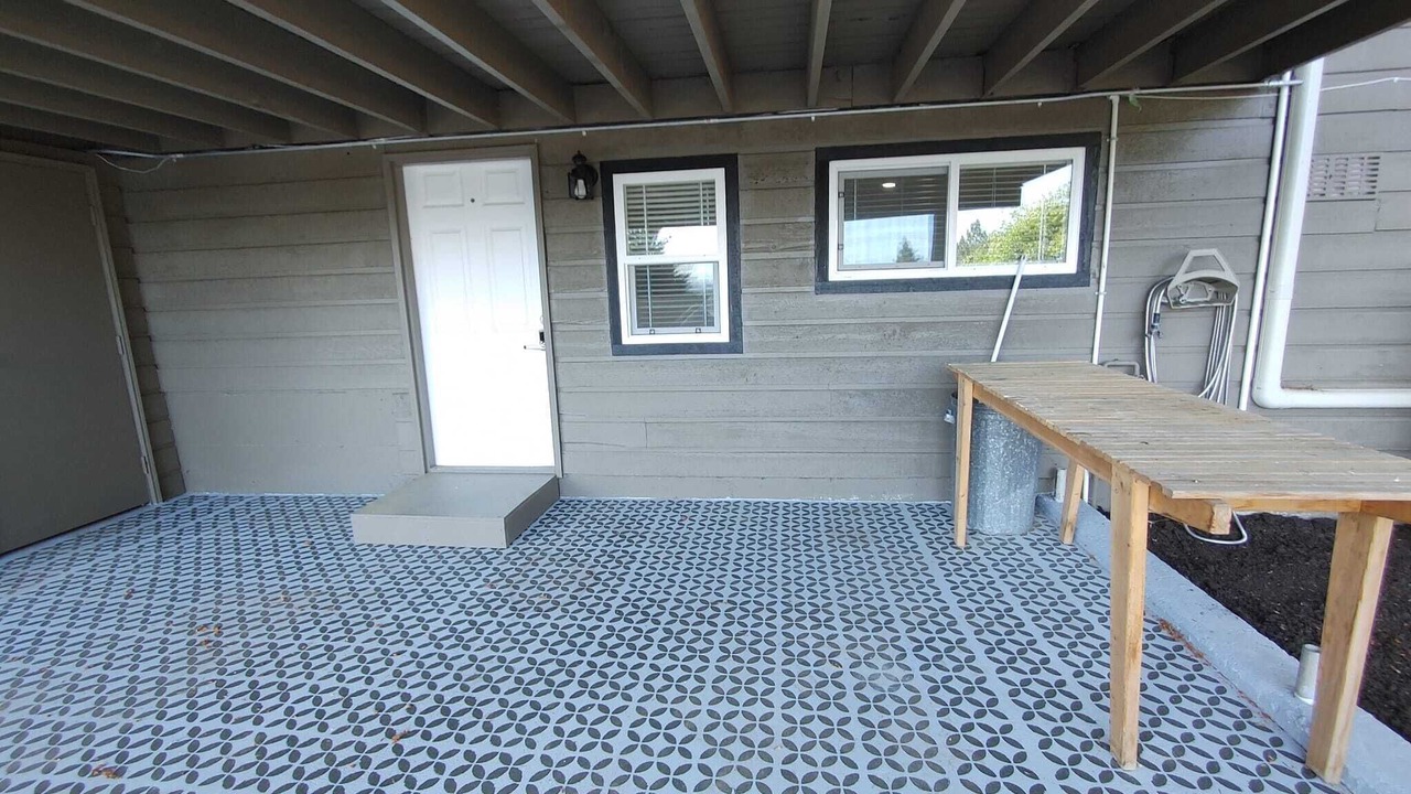 Photo of Patio Balcony in Departure Bay