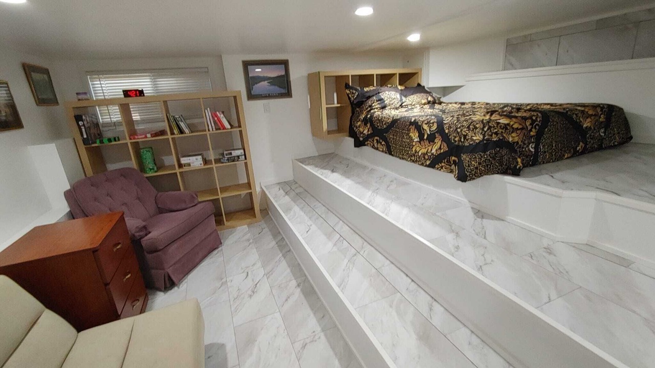 Photo of Bedroom in Departure Bay