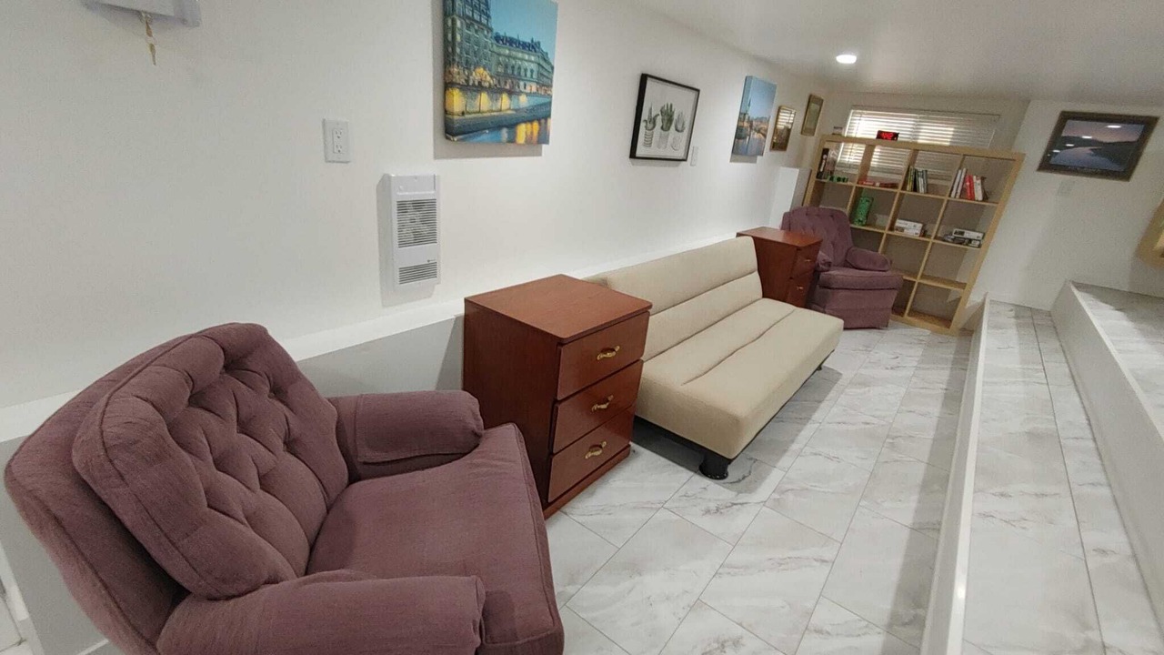 Photo of Livingroom in Departure Bay