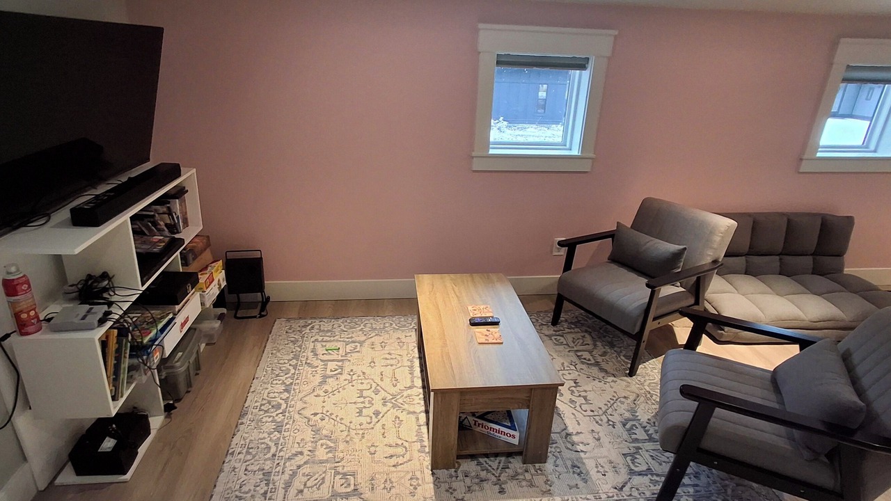 Photo of Livingroom in Eastern Hillsides