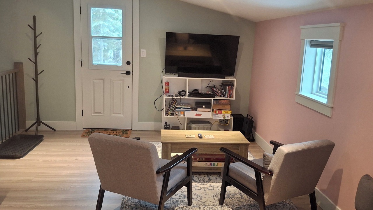 Photo of Livingroom in Eastern Hillsides