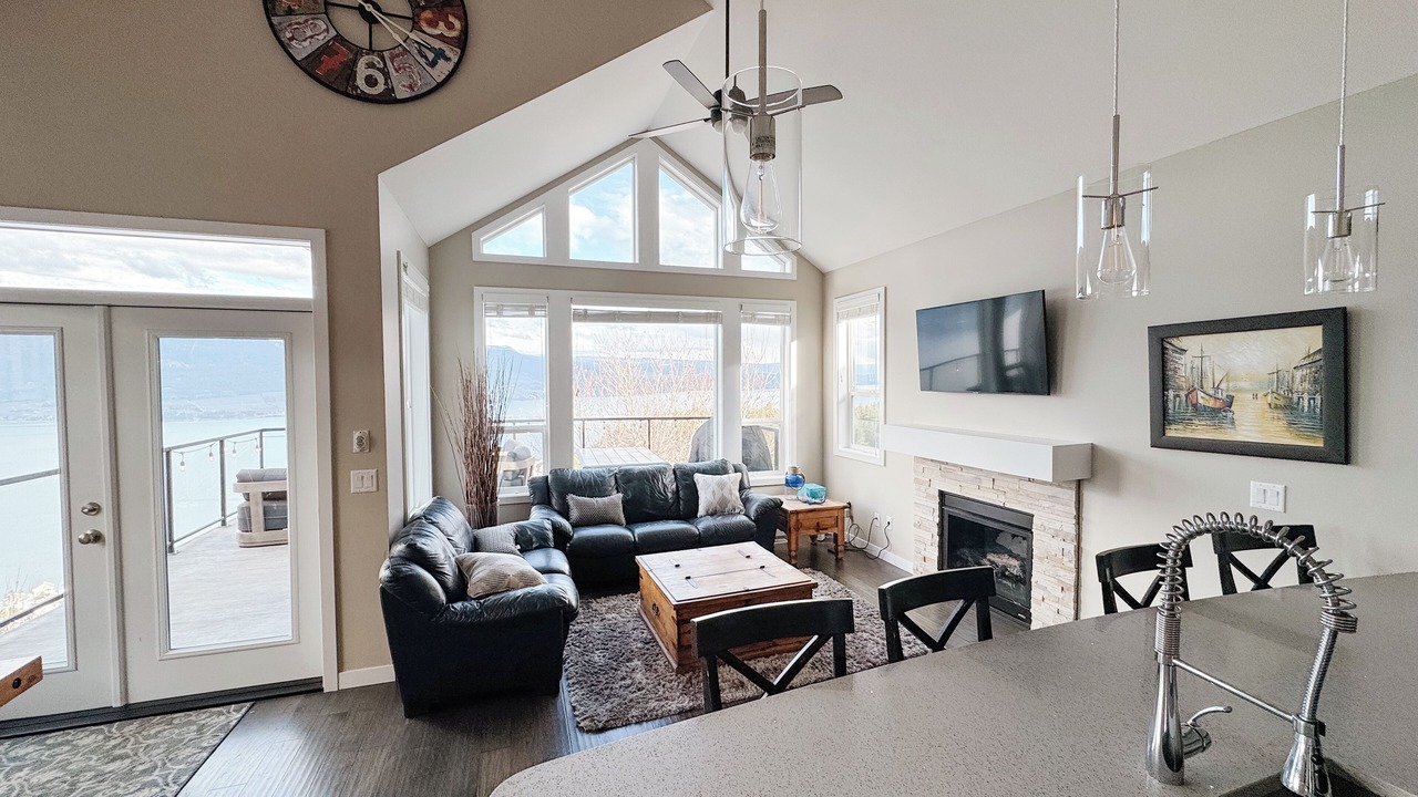 Photo of Livingroom in Central Okanagan