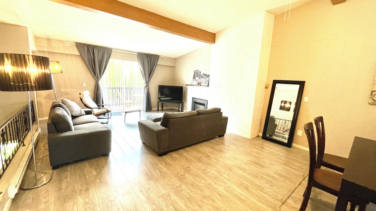 Photo of Livingroom in South Surrey