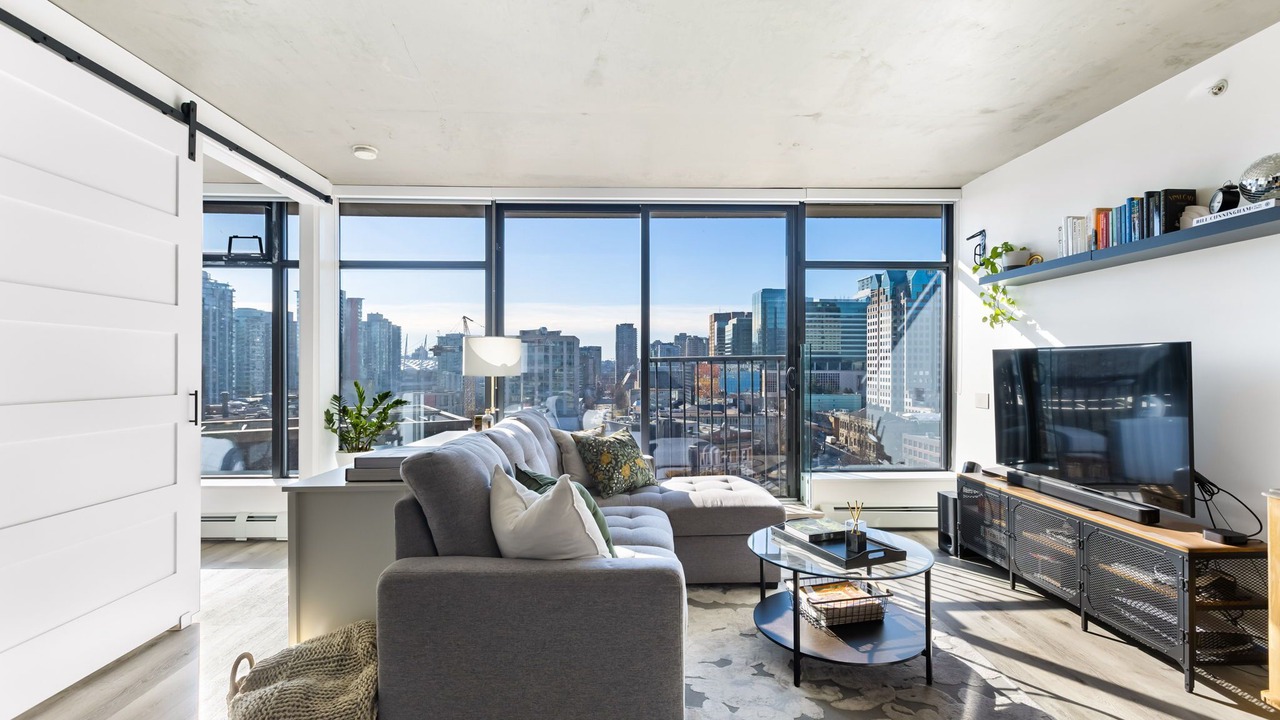 Photo of Livingroom in Crosstown