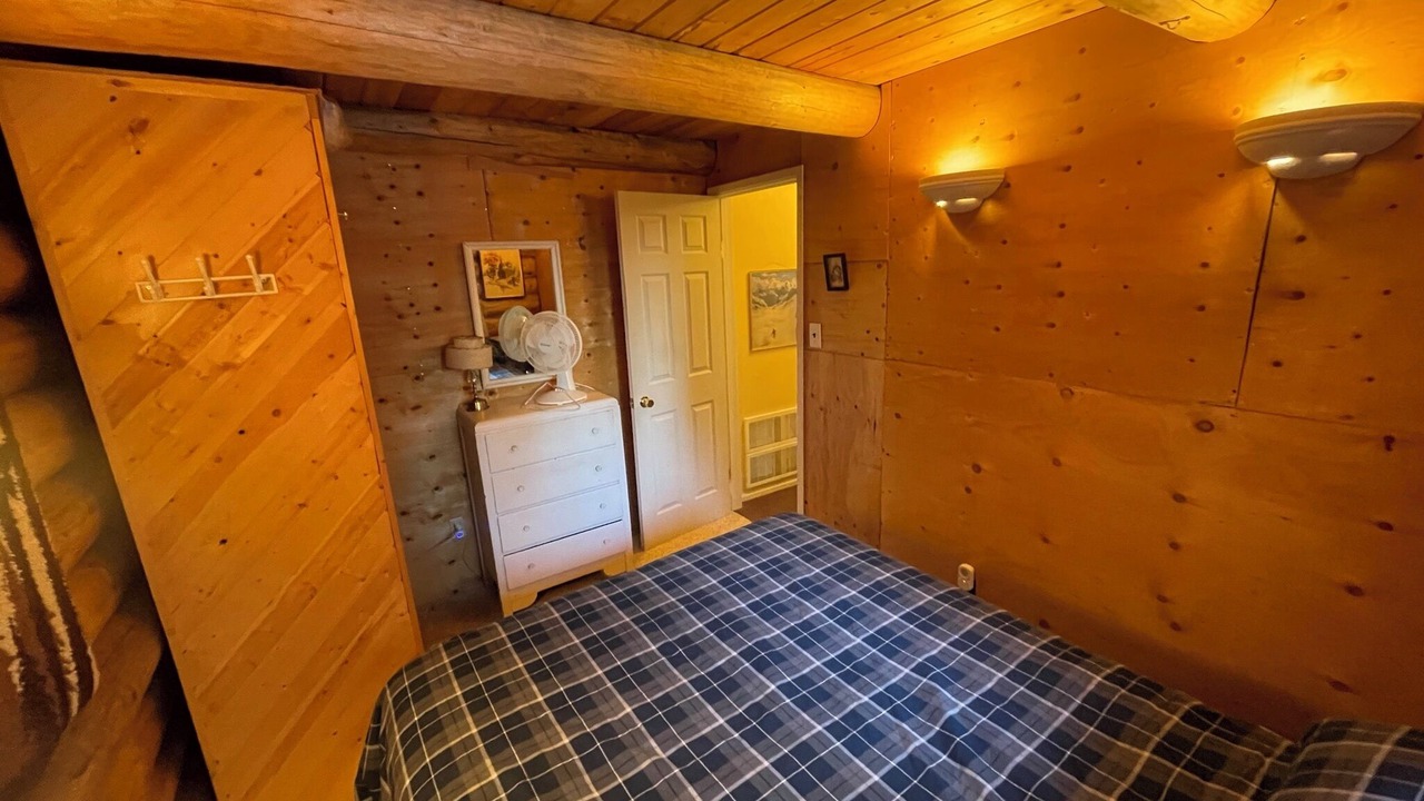 Photo of Bedroom in Mount Baldy