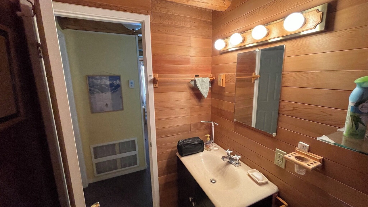 Photo of Bathroom in Mount Baldy