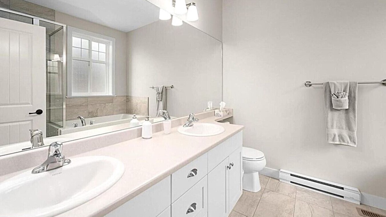 Photo of Bathroom in Osoyoos