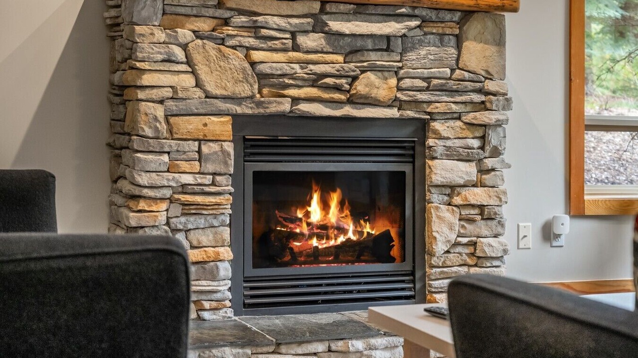 Photo of Livingroom in East Kootenay