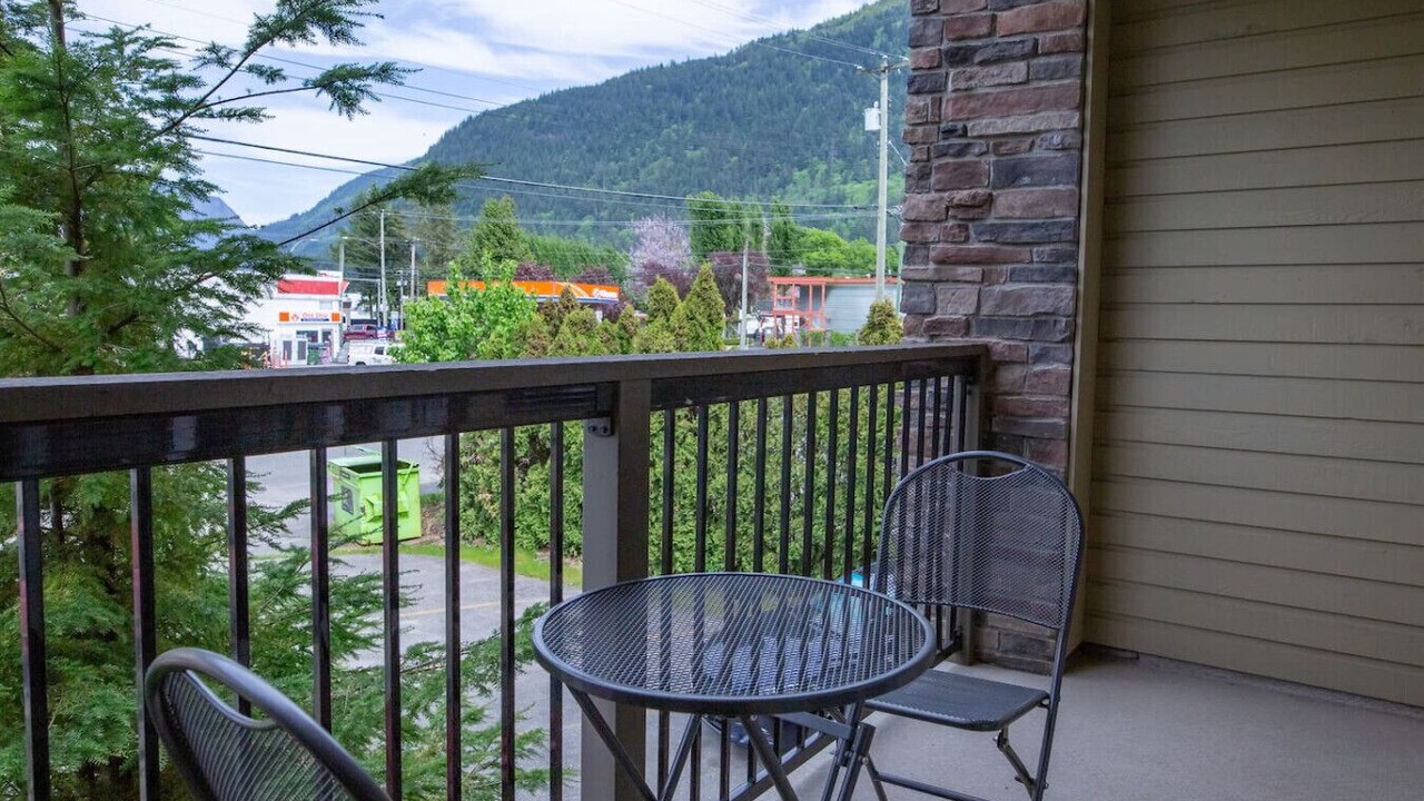 Photo of Patio Balcony in Harrison Hot Springs