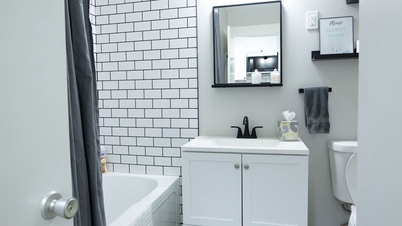 Photo of Bathroom in Harrison Hot Springs