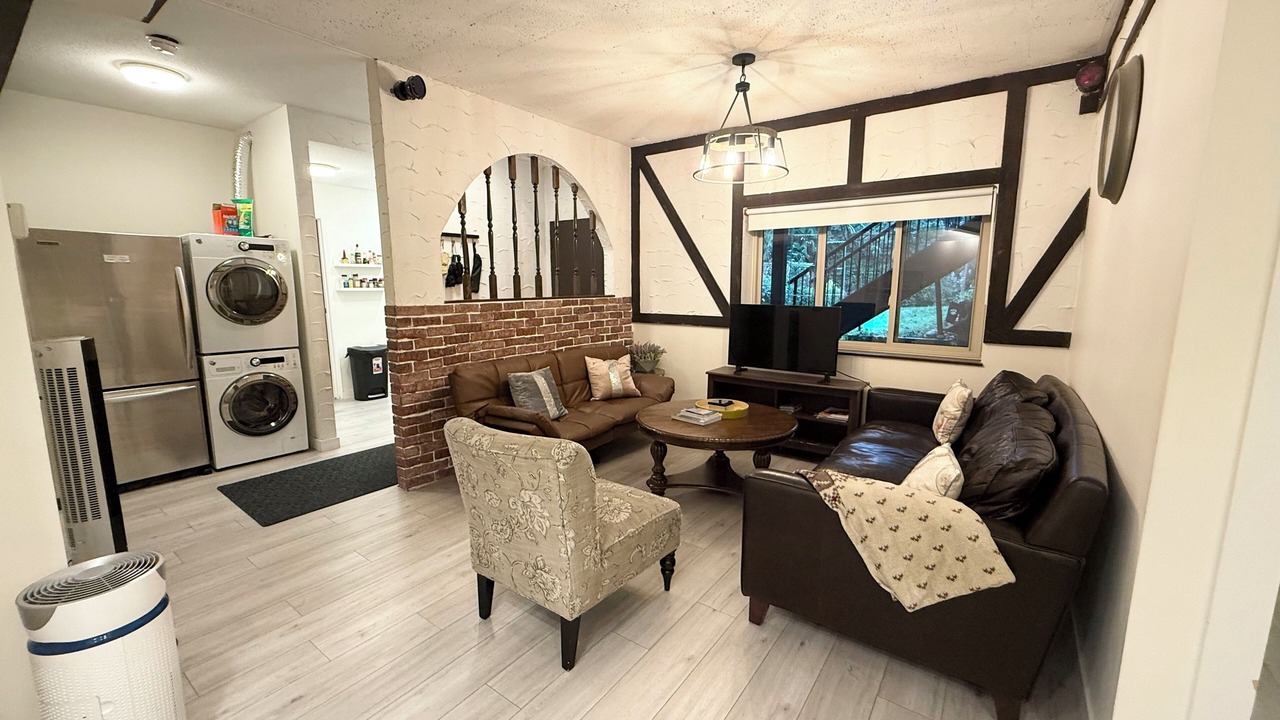 Photo of Livingroom in Burnaby