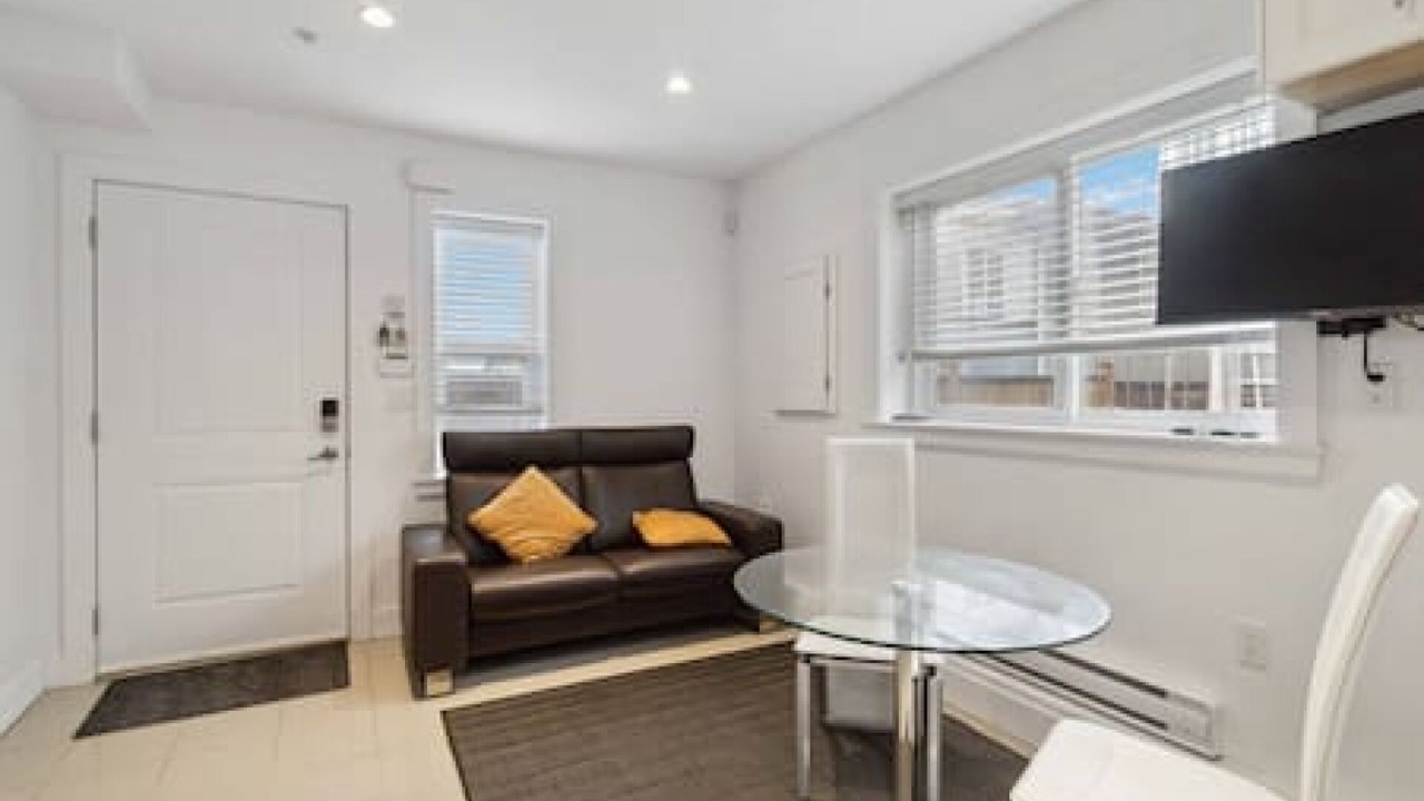 Photo of Livingroom in East Side
