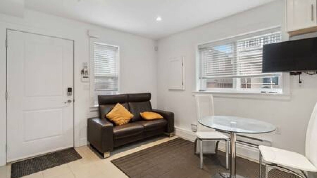 Photo of Livingroom in East Side