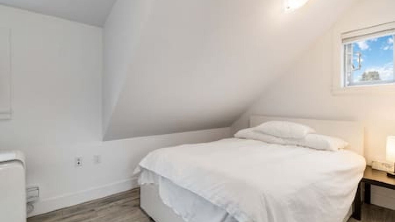 Photo of Bedroom in East Side
