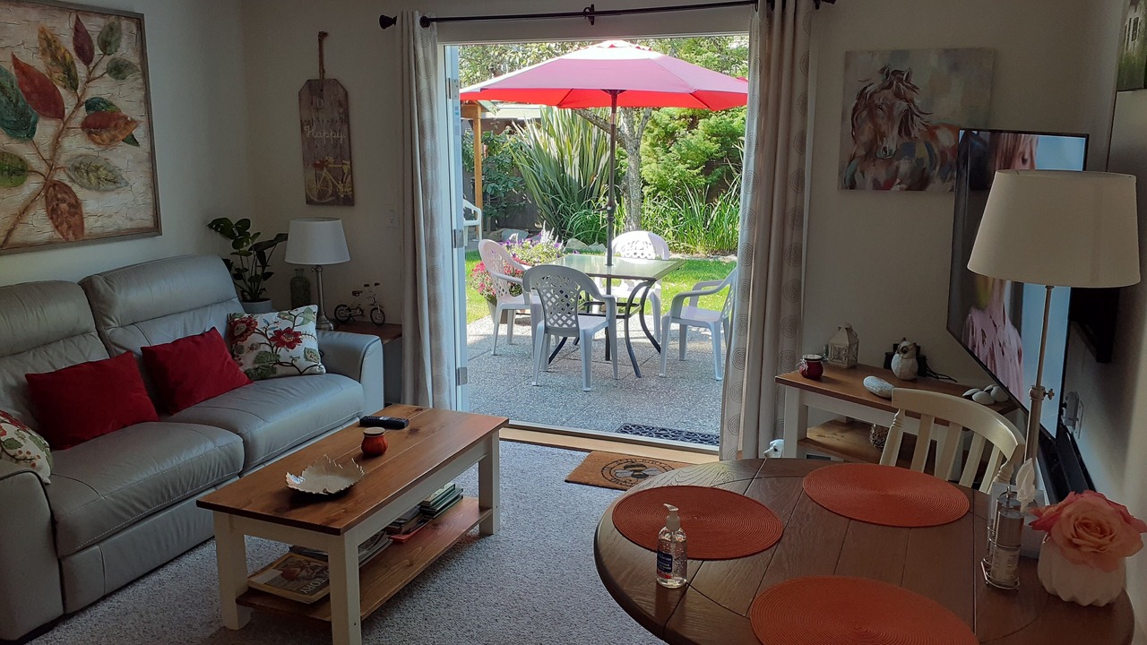 Photo of Livingroom in Booktown