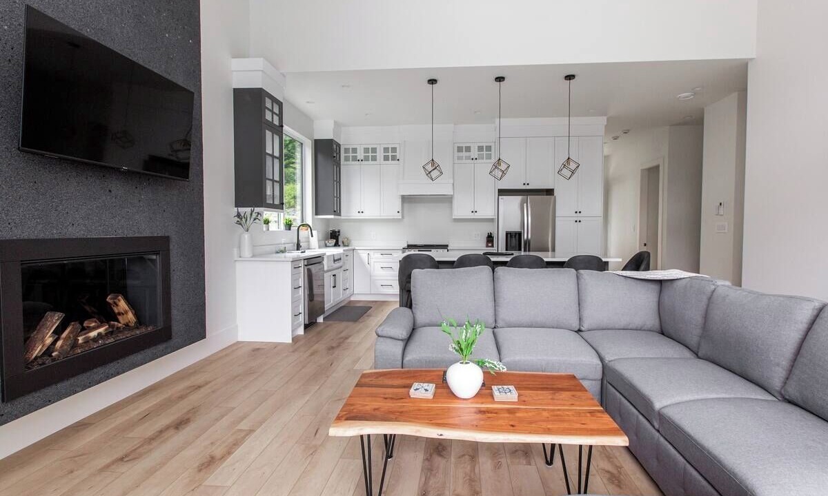 Photo of Livingroom in Youbou