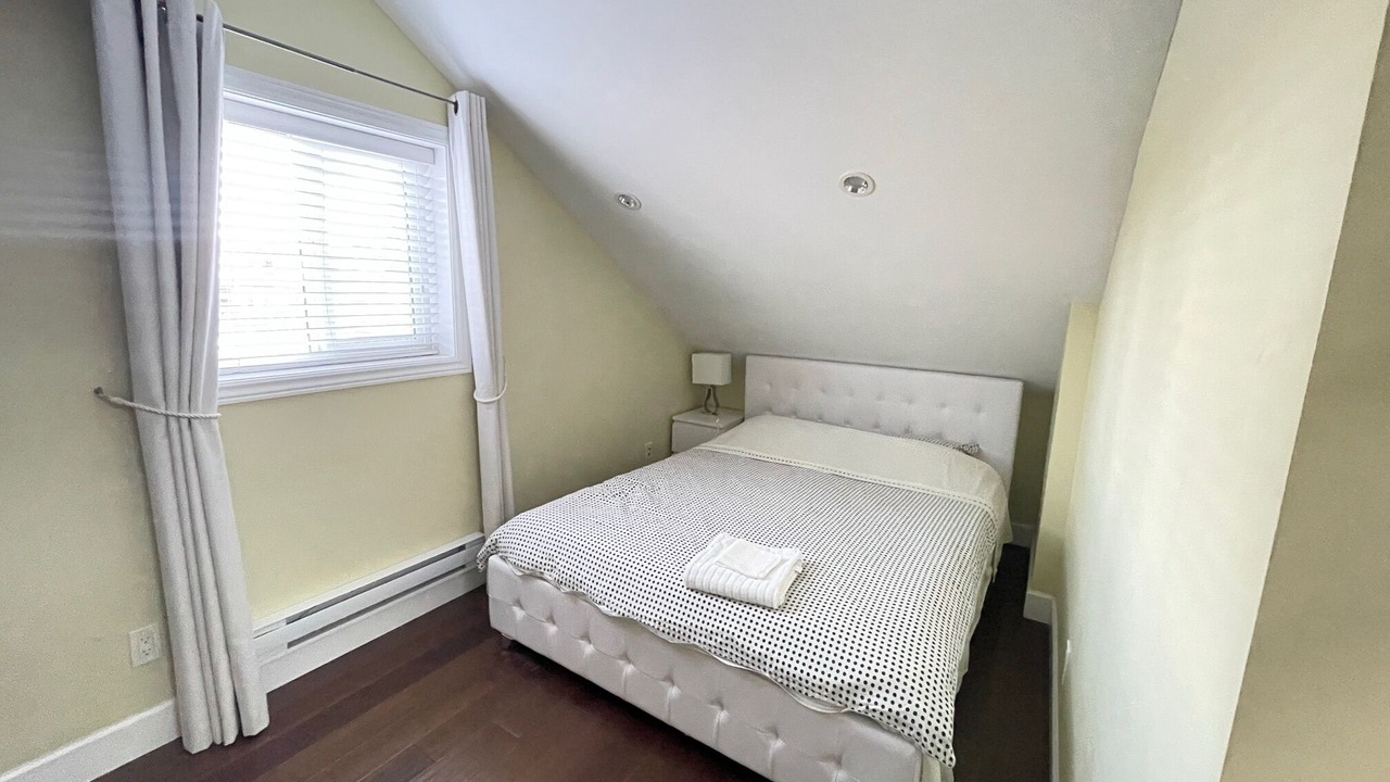 Photo of Bedroom in Arbutus Ridge