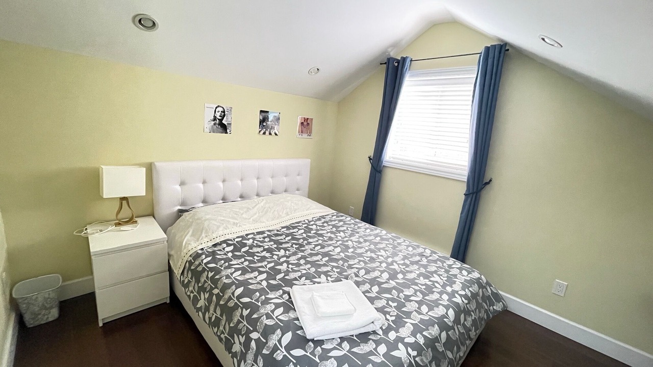 Photo of Bedroom in Arbutus Ridge